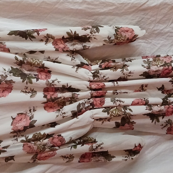 Dress - Picture 4 of 4